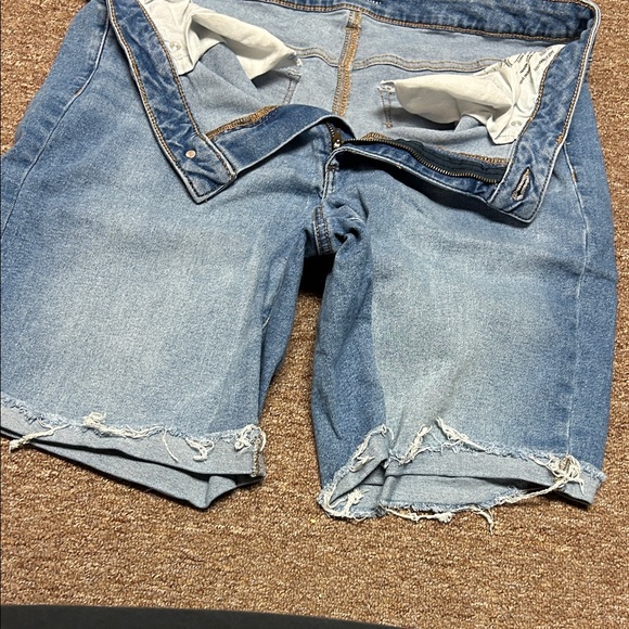 Sonoma Women's Distressed Light Blue Jean Shorts - Picture 6 of 6